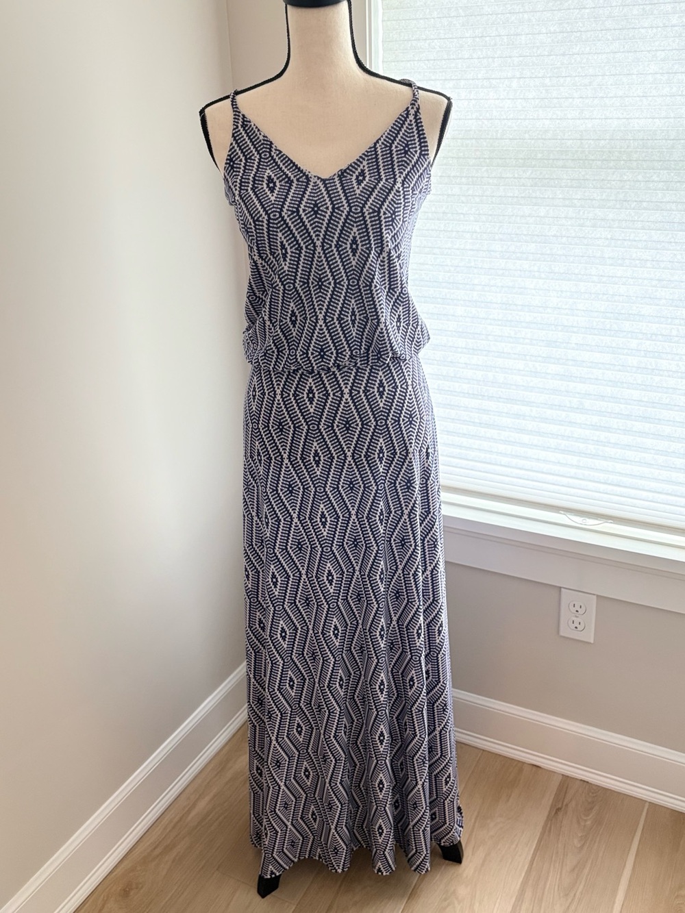 EUC navy/white ikat maxi sundress small